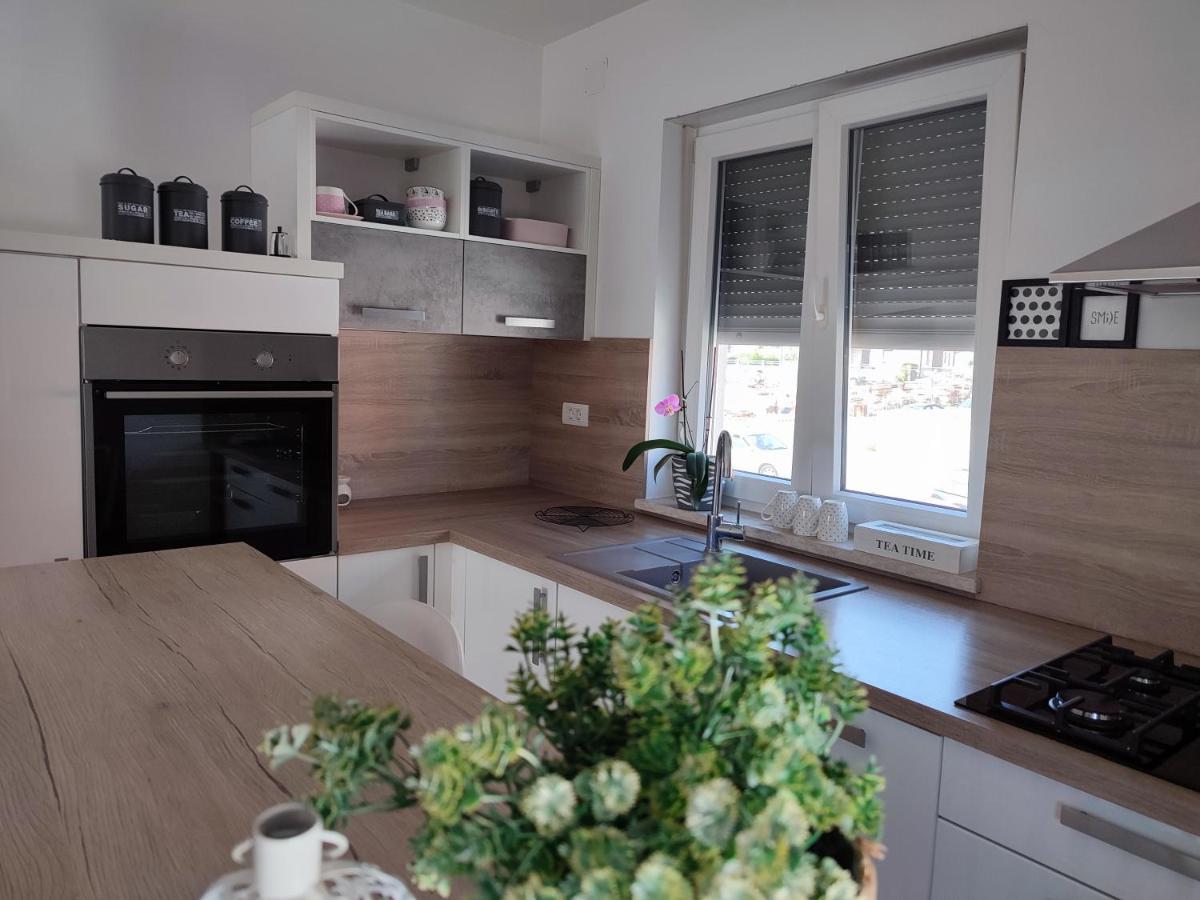 Nina Apartment Pula Exterior photo
