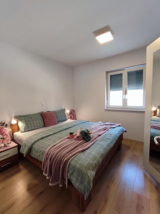 Nina Apartment Pula Exterior photo